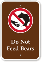 Do Not Feed Bears Campground Sign