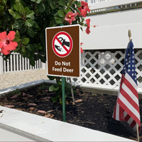 Deer prohibition sign