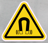 ISO W006 Strong Magnetic Field Warning Labels